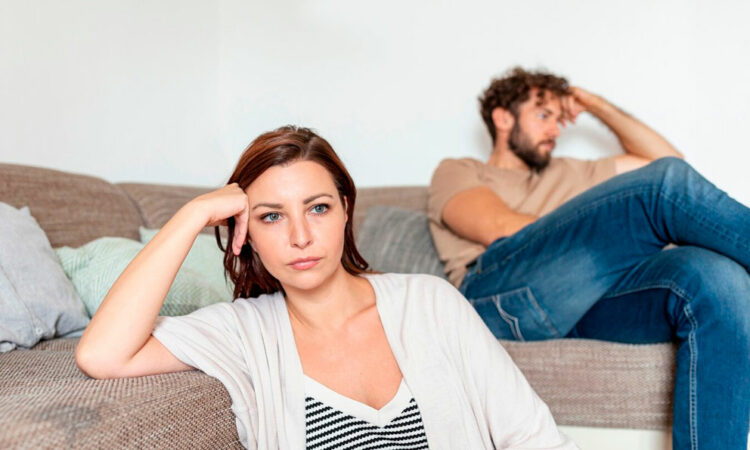 Hacerle la ley del hielo a tu pareja es una manipulación tóxica