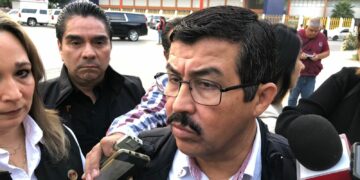 Entrega Rector de la UAT equipo de cómputo a maestros y alumnos