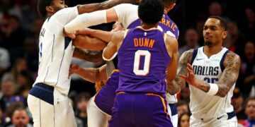 la-nba-suspende-a-tres-jugadores-tras-la-pelea-en-phoenix
