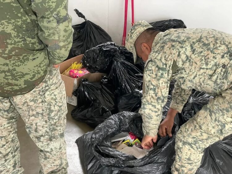 Entregan decomiso de más de 100kg de pirotecnia a Sedena