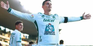 james-rodriguez-marca-su-primer-tanto-con-leon