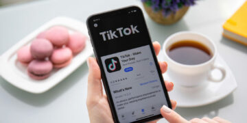 Tiktok sigue fuera de las tiendas de apps en EE. UU. pese a retraso en la prohibición