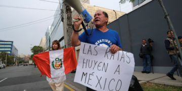 Perú protesta contra México tras el respaldo de Claudia Sheinbaum a Pedro Castillo