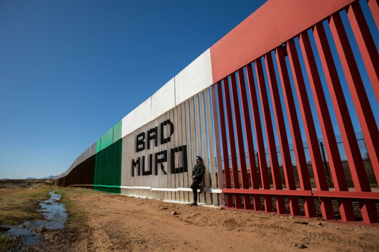 Más de 50,000 empleos disponibles para repatriados tras el exilio de Trump