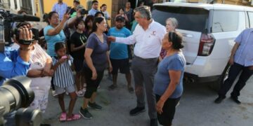 «No están solos»: recorre Américo colonias de Reynosa afectadas por las lluvias