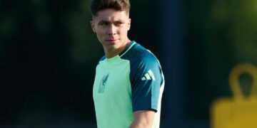 Rodrigo Huescas titular en Copenhague pese a polémica por exceso de velocidad