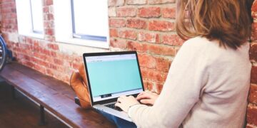 Las mujeres ahorran un 29% más que los hombres, según estudios