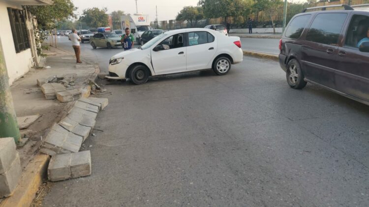 Conductor imprudente provoca caos en el Eje Vial