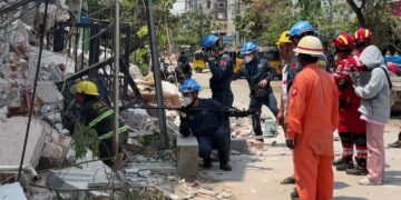 Terremoto en Myanmar y Tailandia suma más de 2,000 muertos y cientos de desaparecidos