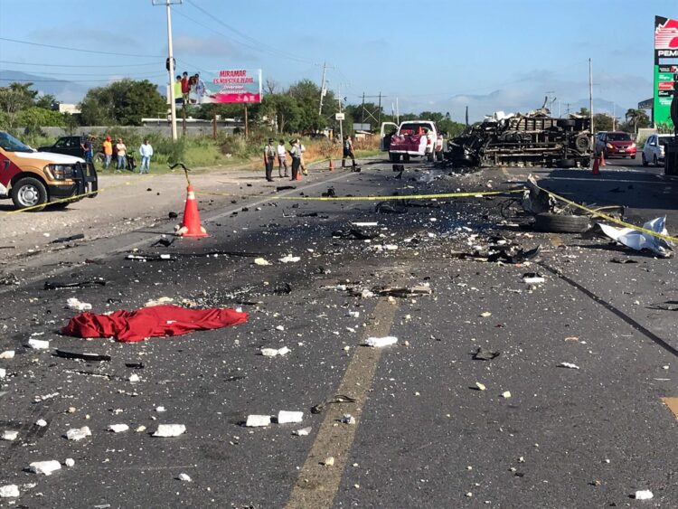 Pierde la vida trailero en la carretera Victoria – Monterrey