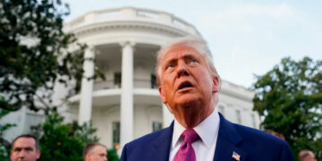 Trump presiona a OTAN por más gasto militar y señala a España