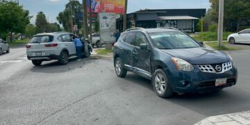 Chocan en el 13 Bulevar Adolfo López Mateos