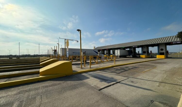 Amplían a 18 carriles el Puente de Comercio Mundial III