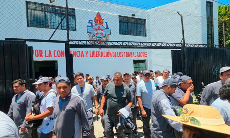 Cierra Nissan Morelos; 2,400 trabajadores afectados buscan respuestas
