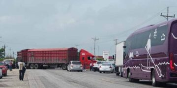 Sorgueros bloquean carretera Victoria–Matamoros por segundo día consecutivo