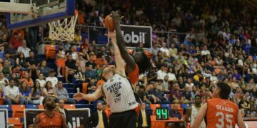 Correcaminos cae ante Fuerza Regia en su debut en casa en la LNBP