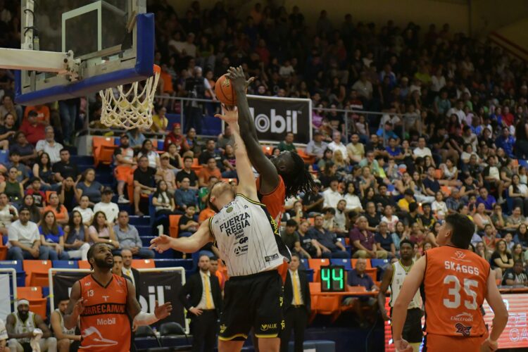 Correcaminos cae ante Fuerza Regia en su debut en casa en la LNBP