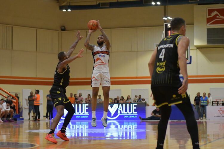 Correcaminos cae ante Fuerza Regia en vibrante duelo