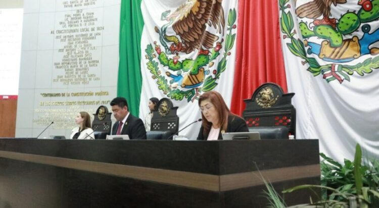 Desaparecen ITCA y otros institutos para recortar gastos; DIF e IPSSET quedan fuera