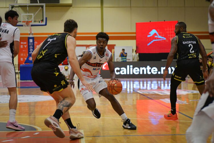 Spearman y Williams Jr destacan en debut de Correcaminos