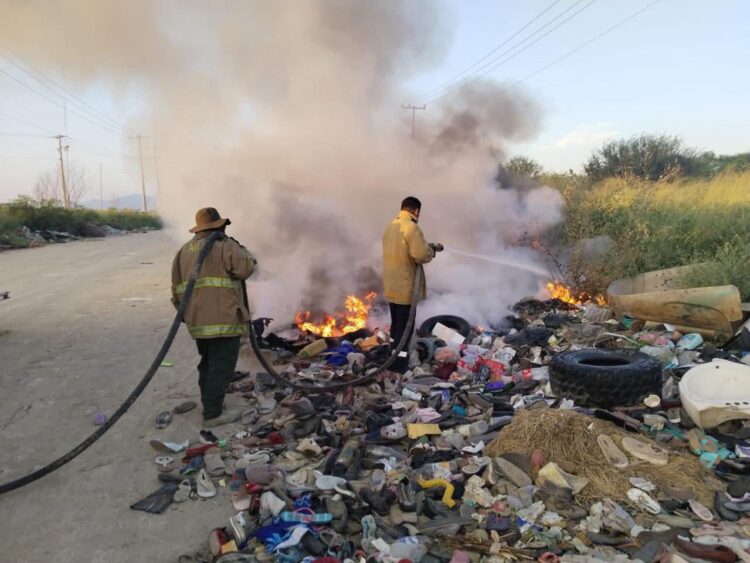 Sofocan incendio en el relleno sanitario