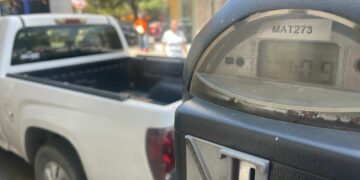 Gobierno estatal y municipal estudian concesión de parquímetros en la capital