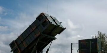 Trump anuncia envío de misiles Patriot a Ucrania con pago europeo