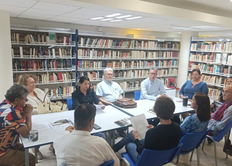 Comparte el escritor Enrique Jonguitud Blanco su obra con lectores de Victoria