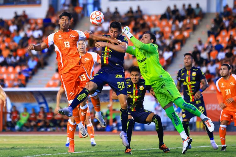 Dividen puntos Correcaminos y Morelia