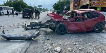 Fuerte accidente en Avenida de la Unidad deja seis lesionados