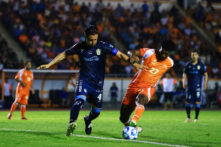 Se enfrentan Correcaminos y Leones Negros en el Marte R. Gómez
