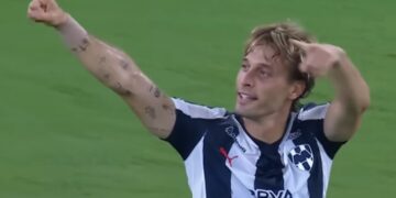 Sergio Canales anota gol olímpico y se convierten en superlideres