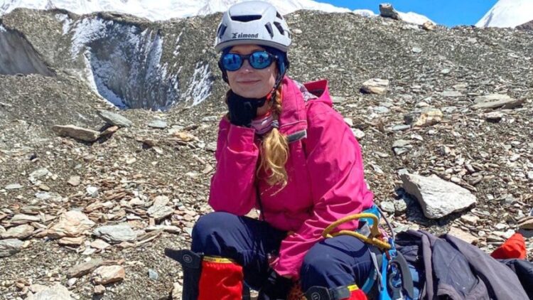 alpinista rusa atrapada a 7.000 metros de altura