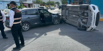 Vuelca en el 23 Berriozábal tras omitir señal de alto