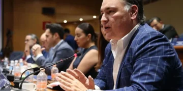 PAN evalúa alianzas para 2027 y confía en el desgaste de Morena