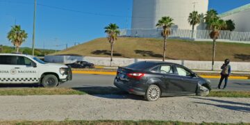 Aparatoso accidente en Libramiento Naciones Unidas deja solo daños materiales