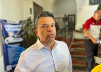 Lalo Gattas prepara dos informes