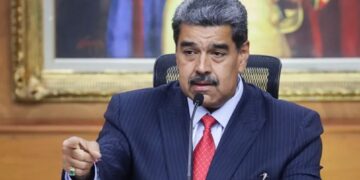 Miles de venezolanos se enlistan en la milicia ante posible invasión