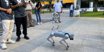 Presentan estudiantes de la Politécnica de Victoria perros robot tras competir en Brasil