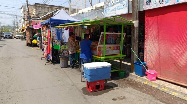 Casi 800 mil personas trabajan sin prestaciones de ley en Tamaulipas, revela el INEGI.