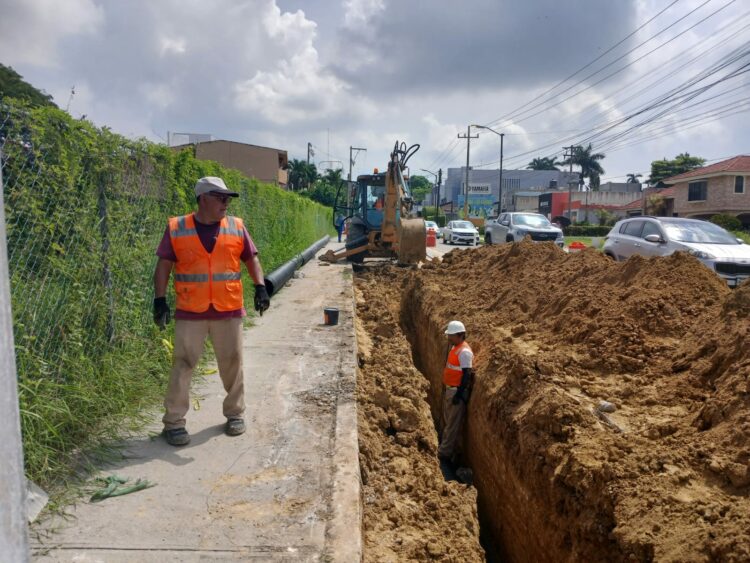 Rehabilita COMAPA SUR línea de drenaje en importante sector de Tampico