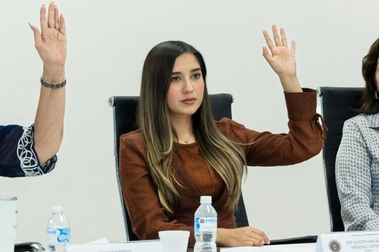 Diputada Katalyna Méndez denuncia a Manuel Muñoz Cano por violencia política en razón de género.