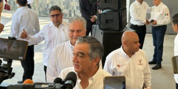 Para posteridad inédita toma de protesta del PJE; Américo.