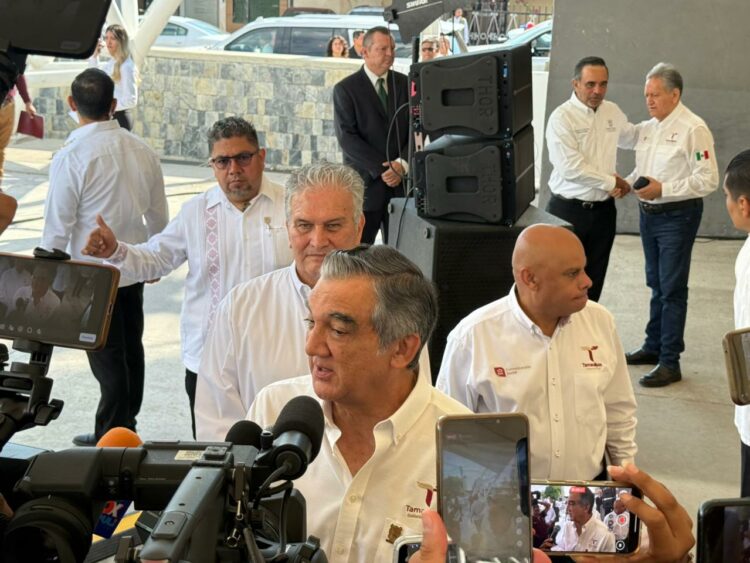 Para posteridad inédita toma de protesta del PJE; Américo.