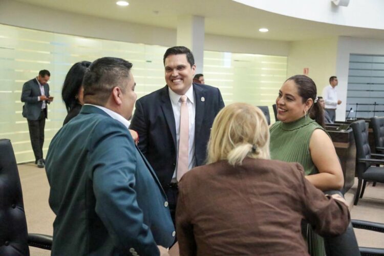 Creará el Congreso una comisión para investigar corrupción en salud