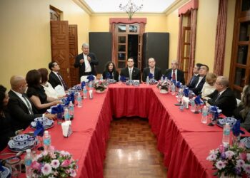 Humberto Prieto encabeza reunión en San Lázaro; buscan gestionar mayores recursos para Tamaulipas.