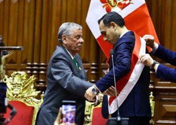 José Jerí presidente interino de Perú