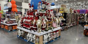 En Victoria se adelanta la Navidad: tiendas desatan la “locura navideña” en octubre