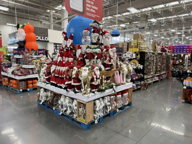 En Victoria se adelanta la Navidad: tiendas desatan la “locura navideña” en octubre