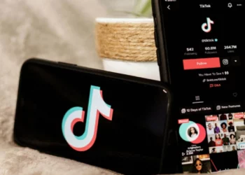 TikTok lanza 25 pódcasts originales de influencers